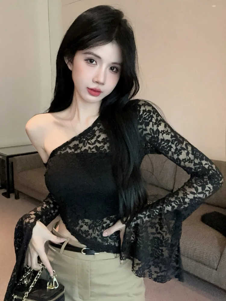 Black Lace Shirt Short Slim Fit Bell Sleeve Design Irregular Sexy Girl Versatile Commute Style Velvet Fabric Pear Shaped Body
Black Lace Shirt Short Slim Fit Bell Sleeve Design Irregular Sexy Girl Versatile Commute Style Velvet Fabric Pear Shaped Body