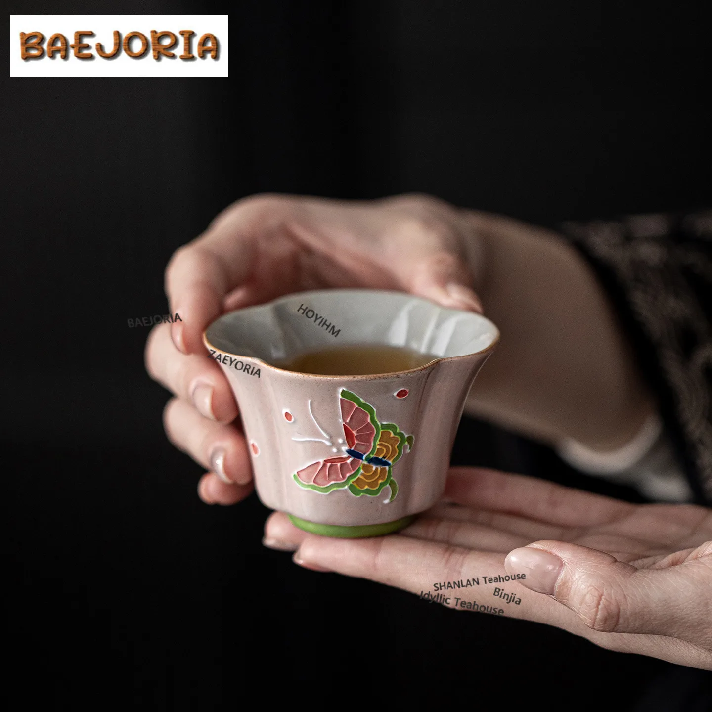 Чайная чашка с ручной росписью в виде бабочки, чаша для чая Дзен, одиночная чашка для дегустации ароматов, чашка мастера Цзяньчжань, декоративная чашка для чаепития в домашнем интерьере
Чайная чашка с ручной росписью в виде бабочки, чаша для чая Дзен, одиночная чашка для дегустации ароматов, чашка мастера Цзяньчжань, декоративная чашка для чаепития в домашнем интерьере