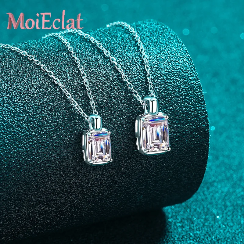 1ct/2ct Moissanite Sugar Cube Pendant Platinum PT950 Necklace for Women Jewelry, Sparkling Emerald & Radiant Cut Gemstones
1ct/2ct Moissanite Sugar Cube Pendant Platinum PT950 Necklace for Women Jewelry, Sparkling Emerald & Radiant Cut Gemstones
