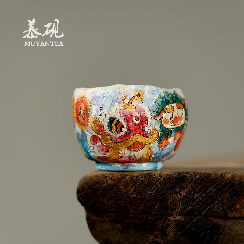 Mu Yan's Hand-Painted Lion Dance Handmade By Yin Yuanyuan, Hand-Poled Ceramic Master Cup, Creative Single Cup For Kung Fu Tea
Mu Yan's Hand-Painted Lion Dance Handmade By Yin Yuanyuan, Hand-Poled Ceramic Master Cup, Creative Single Cup For Kung Fu Tea