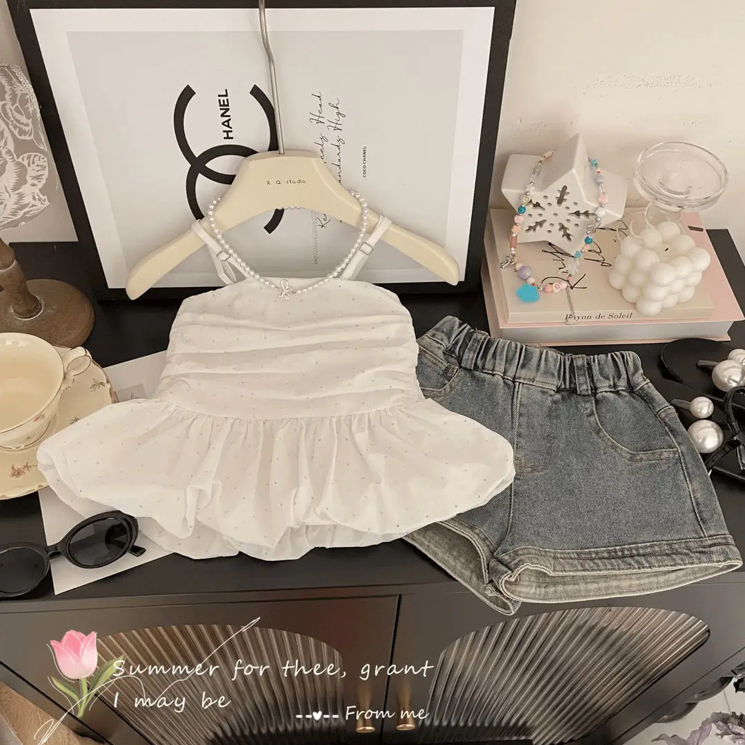 New Baby Girls Summer Sweet Casual Sets T-shirt + Jean Shorts Princess Cute Suits 2- 7 T
New Baby Girls Summer Sweet Casual Sets T-shirt + Jean Shorts Princess Cute Suits 2- 7 T