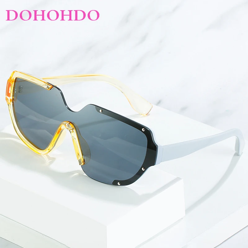 Fashion Oversized One-Piece Punk Sunglass Popular Brand Designer Sunglasses For Women Men Summer Traveling Driving Shades UV400
Fashion Oversized One-Piece Punk Sunglass Popular Brand Designer Sunglasses For Women Men Summer Traveling Driving Shades UV400