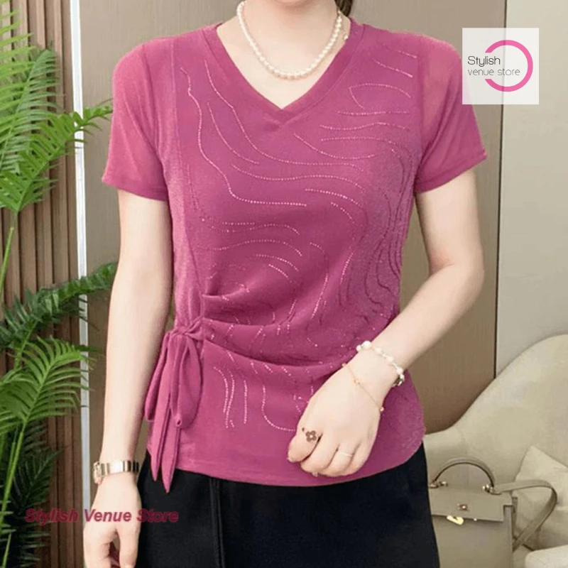 Summer new T-shirt women's V-neck short-sleeved women's French fashion ice silk jacquard lace-up slim Joker mother's coat.
Summer new T-shirt women's V-neck short-sleeved women's French fashion ice silk jacquard lace-up slim Joker mother's coat.