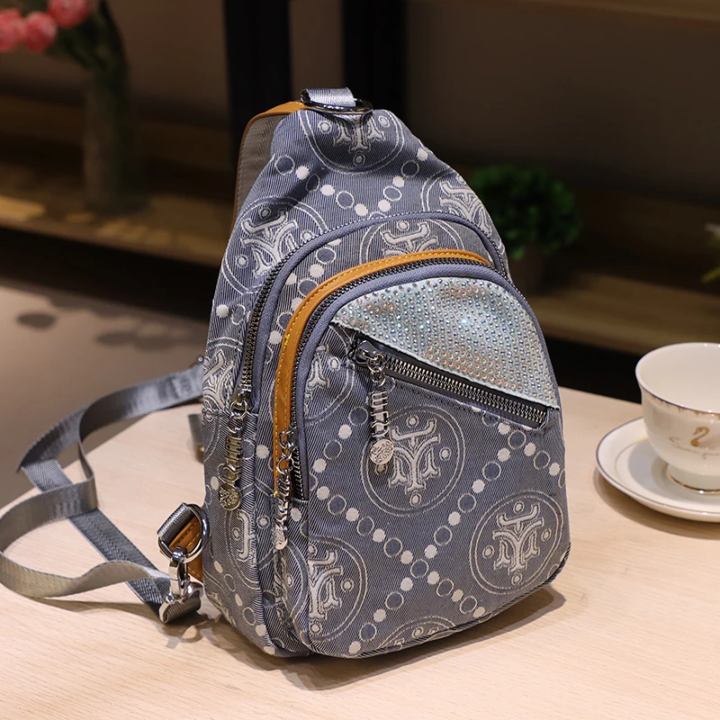 Fashion Breast Bag Bolsos Para Mujer Women's Bag Casual Messenger Bag Luxury Designer Chest Pack
Fashion Breast Bag Bolsos Para Mujer Women's Bag Casual Messenger Bag Luxury Designer Chest Pack