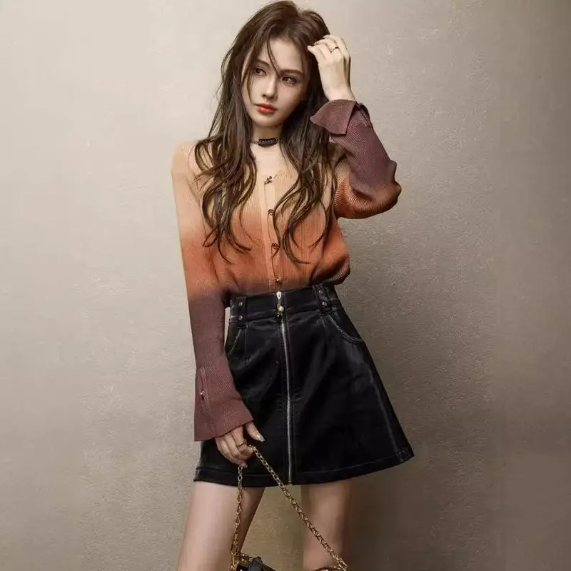 Sweet V-neck Gradient Color Knitting Cardigan Coat Women Autumn Winter Fashion Slim Sweater Simplicity Office Lady Knitwear Tops
Sweet V-neck Gradient Color Knitting Cardigan Coat Women Autumn Winter Fashion Slim Sweater Simplicity Office Lady Knitwear Tops