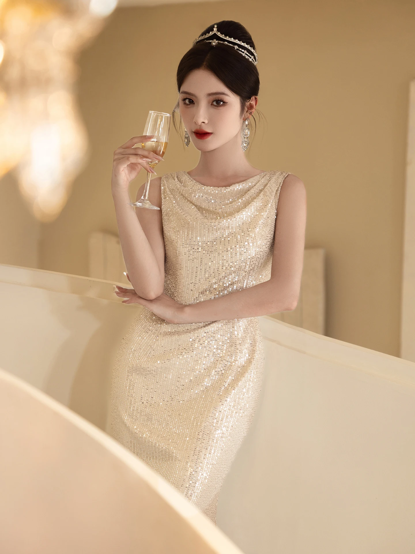 Вечернее платье цвета шампань для женщин, бальное, с красивым силуэтом «рыбий хвост», с пайетками, класса люкс, для торжественных мероприятий, длинное
Вечернее платье цвета шампань для женщин, бальное, с красивым силуэтом «рыбий хвост», с пайетками, класса люкс, для торжественных мероприятий, длинное