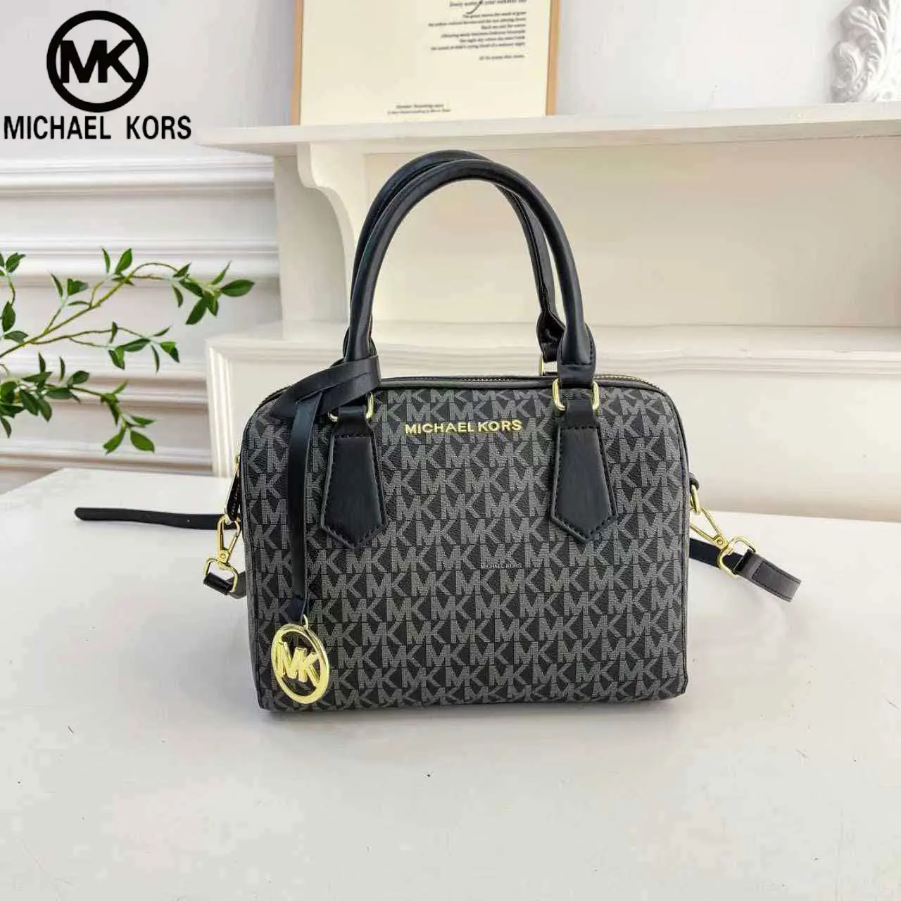 Michael Kors women's shoulder crossbody bag, stylish and casual MK classic print, girl's mini bag, travel handbag 2026 new women
Michael Kors women's shoulder crossbody bag, stylish and casual MK classic print, girl's mini bag, travel handbag 2026 new women