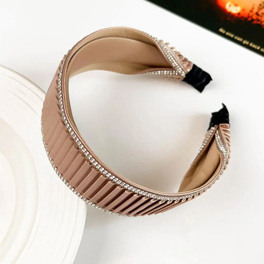 Rhinestone Headband Fashionable Wide Padded Headbands for Women with Rhinestones Turban Style Stylish Hair for Trendy
Rhinestone Headband Fashionable Wide Padded Headbands for Women with Rhinestones Turban Style Stylish Hair for Trendy