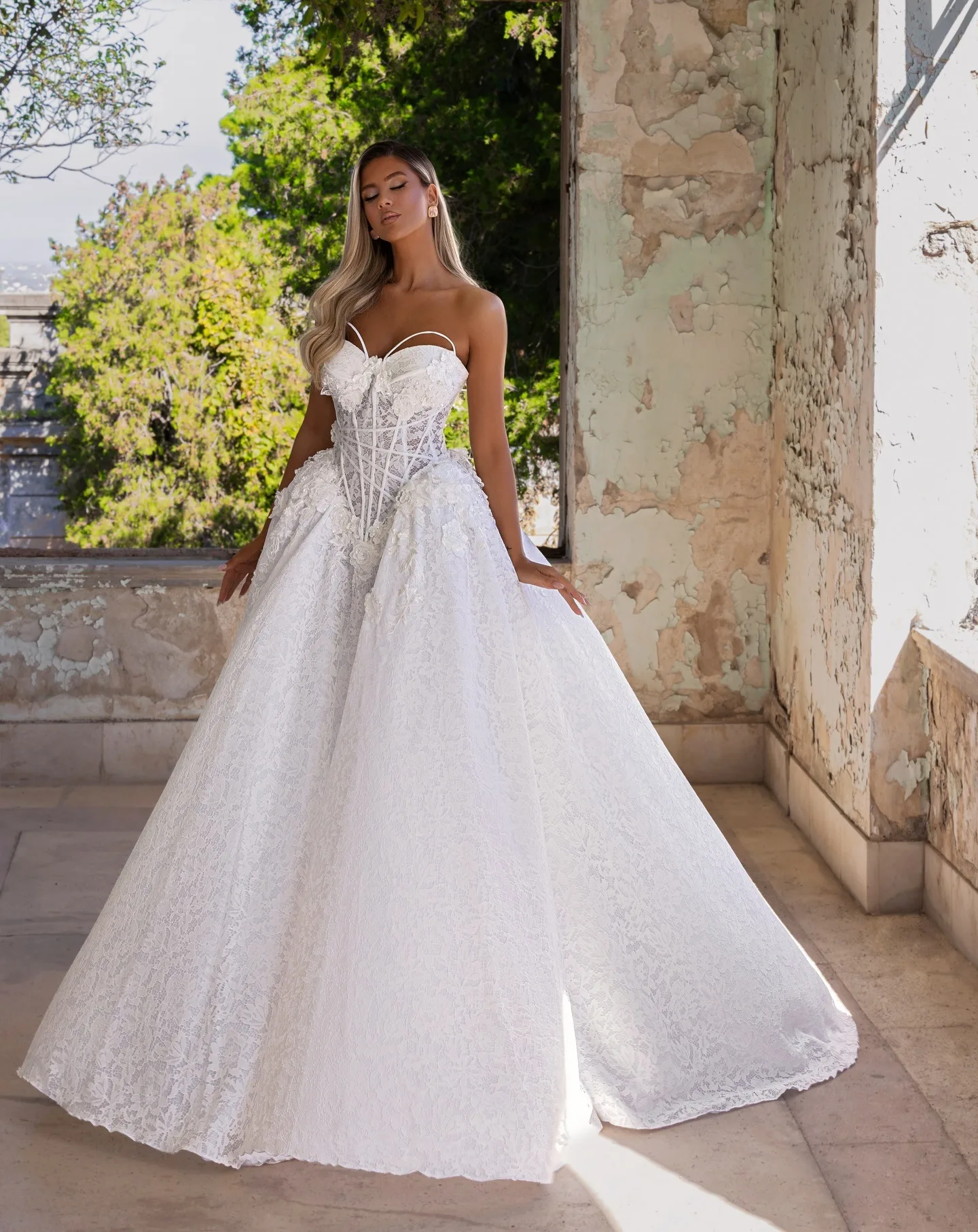 Gorgeous Sweetheart Floral Lace Ball Gown Bridal Dress Strapless Corset Bodice Sweep Train Brides Gown Vestidos Mujer Customized
Gorgeous Sweetheart Floral Lace Ball Gown Bridal Dress Strapless Corset Bodice Sweep Train Brides Gown Vestidos Mujer Customized