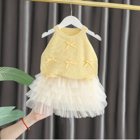 Girls' Summer Suit 2025 New Han Fan Children's Yellow Suspender Vest Mesh Puff Skirt Two-piece Set Fashion
Girls' Summer Suit 2025 New Han Fan Children's Yellow Suspender Vest Mesh Puff Skirt Two-piece Set Fashion