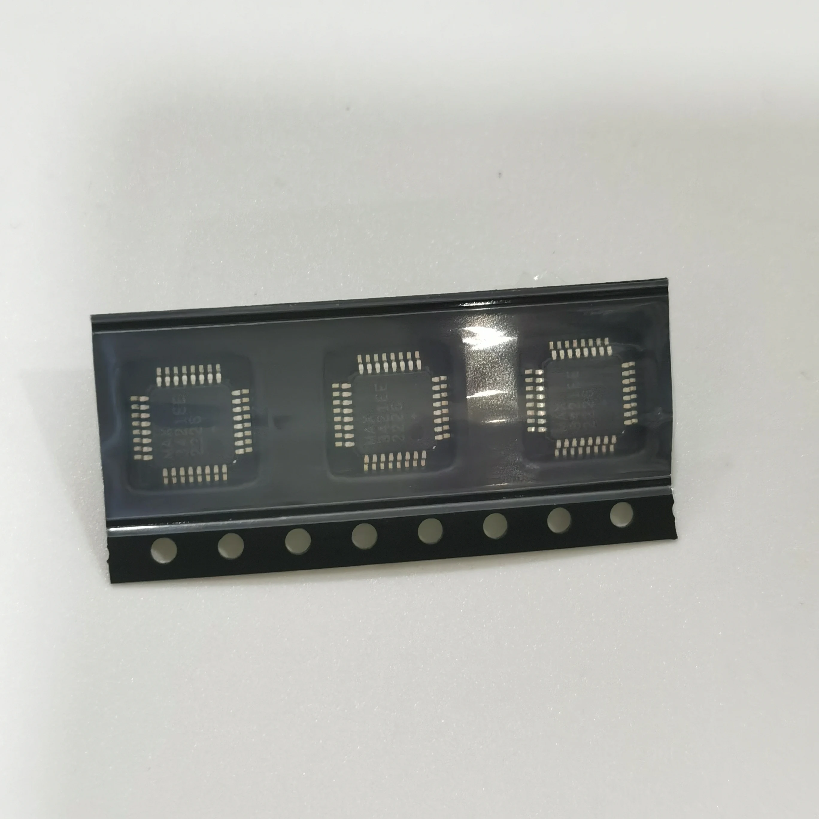 MAX3421EEHJ+T USB interface controller chip
MAX3421EEHJ+T USB interface controller chip