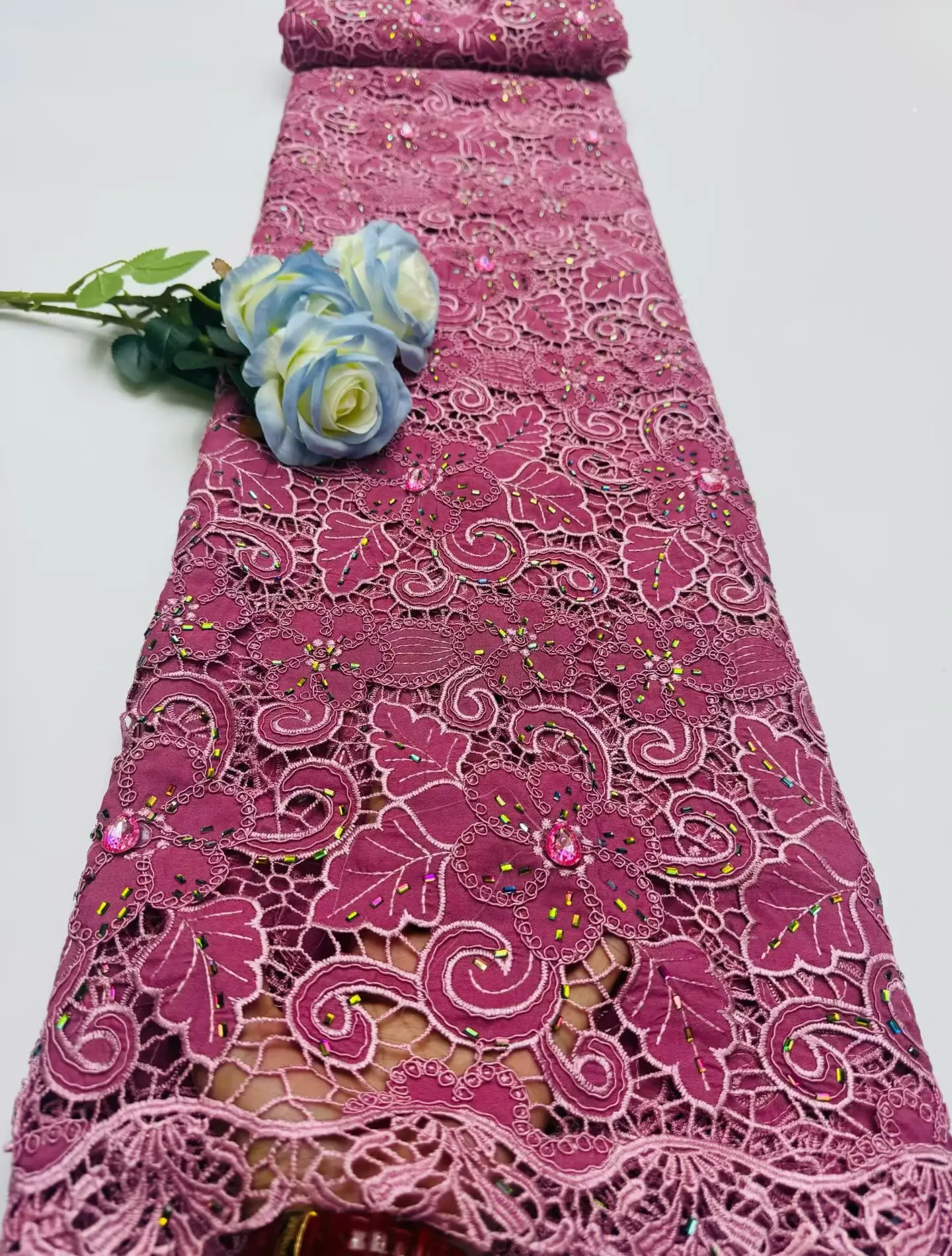 Роскошные камни, африканская кружевная ткань, 2026, высокое качество, хлопок, вышивка, стразы, шифон, платья для выпускного вечера, дизайн из тюля, 5 ярдов, M98-1
Роскошные камни, африканская кружевная ткань, 2026, высокое качество, хлопок, вышивка, стразы, шифон, платья для выпускного вечера, дизайн из тюля, 5 ярдов, M98-1