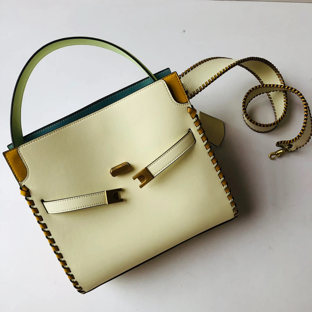 Genuine Leather Luxury Women Shoulder Bags Fashion New Designer Trend High Quality Real Leather Ladies Brand Handbags 2025 Trend
Genuine Leather Luxury Women Shoulder Bags Fashion New Designer Trend High Quality Real Leather Ladies Brand Handbags 2025 Trend