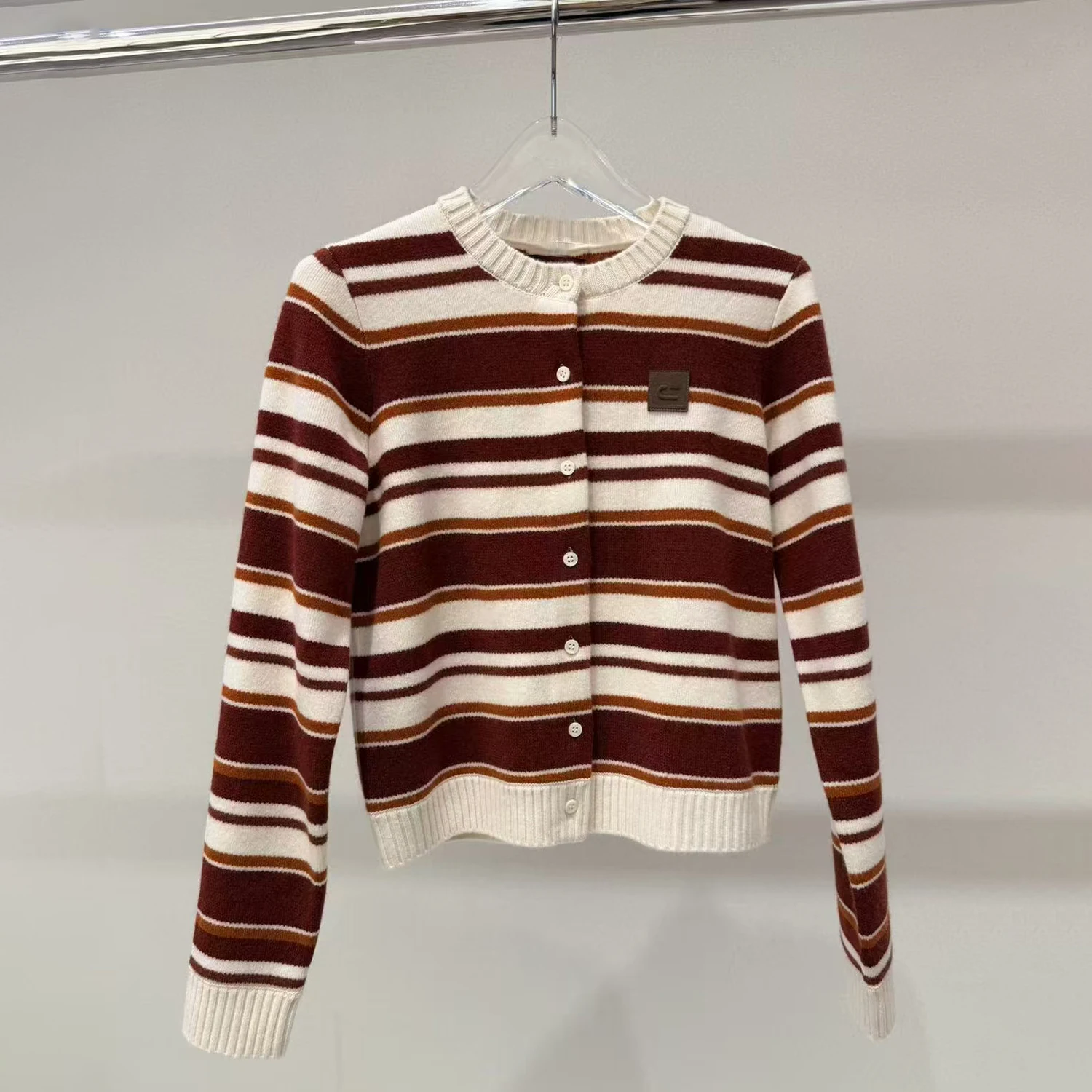 Элитный зимний вязаный кардиган для женщин, круглый вырез, в полоску, цветной, винтажный, длинный, для улицы
Элитный зимний вязаный кардиган для женщин, круглый вырез, в полоску, цветной, винтажный, длинный, для улицы