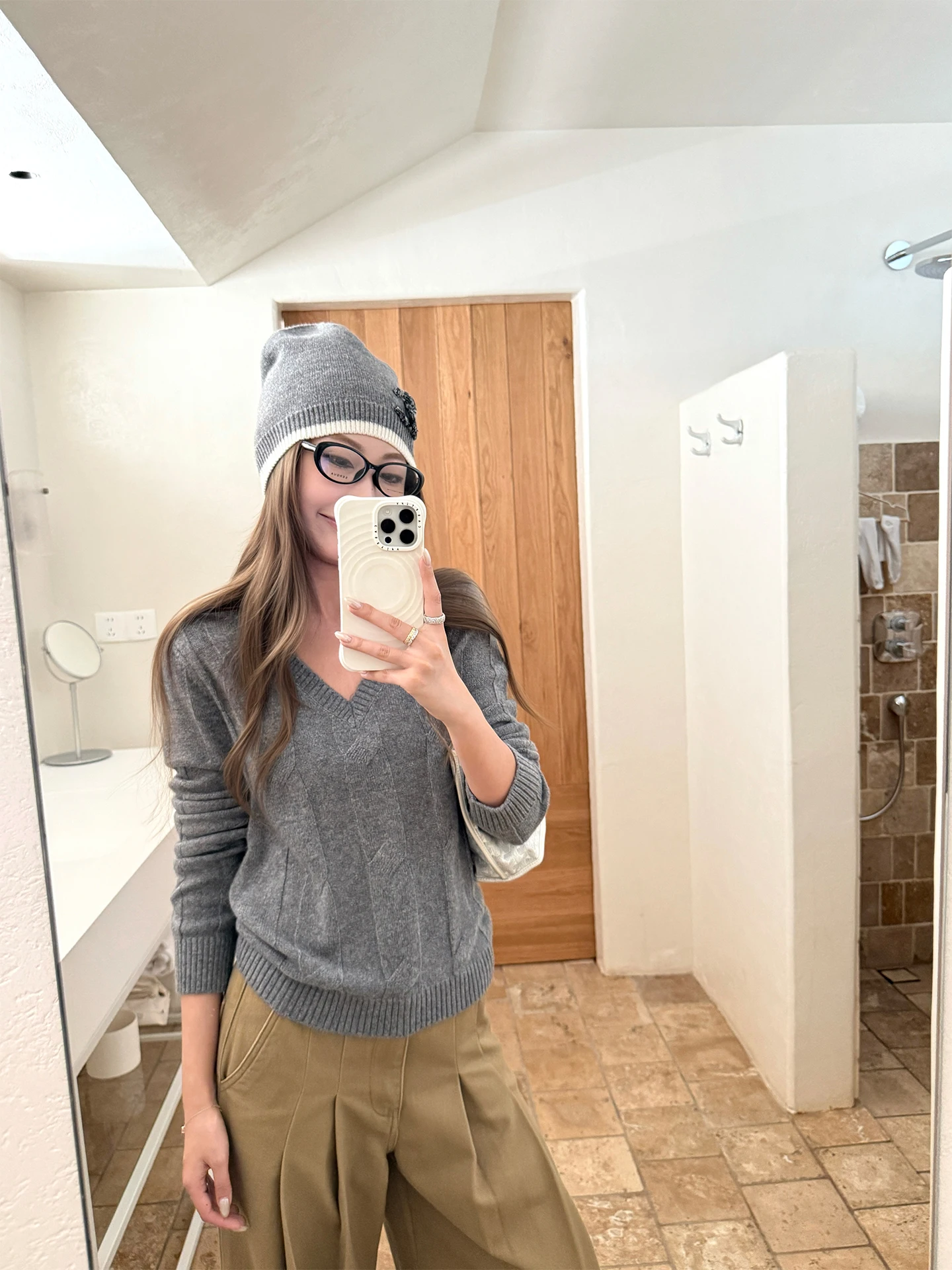 Женский вязаный свитер 4PRIL с V-образным вырезом, длинными рукавами, повседневный, из смесовой шерсти, с узором «косичка», приталенный, зимний топ
Женский вязаный свитер 4PRIL с V-образным вырезом, длинными рукавами, повседневный, из смесовой шерсти, с узором «косичка», приталенный, зимний топ