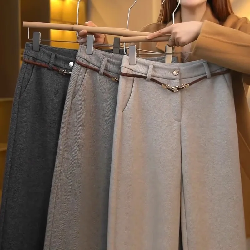 Шерстяные прямые брюки для женщин на осень и зиму 2025 Новые повседневные клейкие рисовые брюки с высокой талией и узкими плюшевыми брюками Versio
Шерстяные прямые брюки для женщин на осень и зиму 2025 Новые повседневные клейкие рисовые брюки с высокой талией и узкими плюшевыми брюками Versio