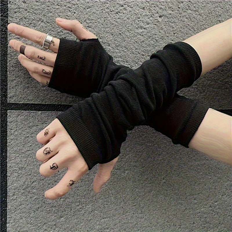 Fashion ninja arm cover, knitted fabric light and durable, fashion role-playing accessories, fingerless long-sleeved arm gloves, autumn and winter trend wear sleeves.
Fashion ninja arm cover, knitted fabric light and durable, fashion role-playing accessories, fingerless long-sleeved arm gloves, autumn and winter trend wear sleeves.