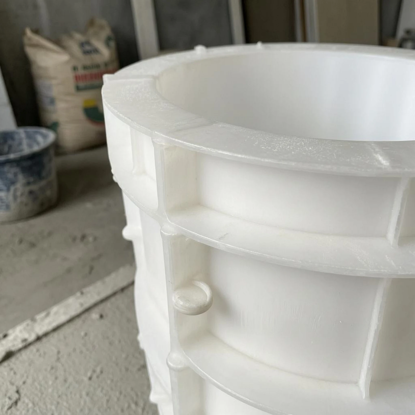 Pedestal Mold Flanged Rim Concrete Column Mold Casting Form Open Top Construction Supply Plastic
Pedestal Mold Flanged Rim Concrete Column Mold Casting Form Open Top Construction Supply Plastic