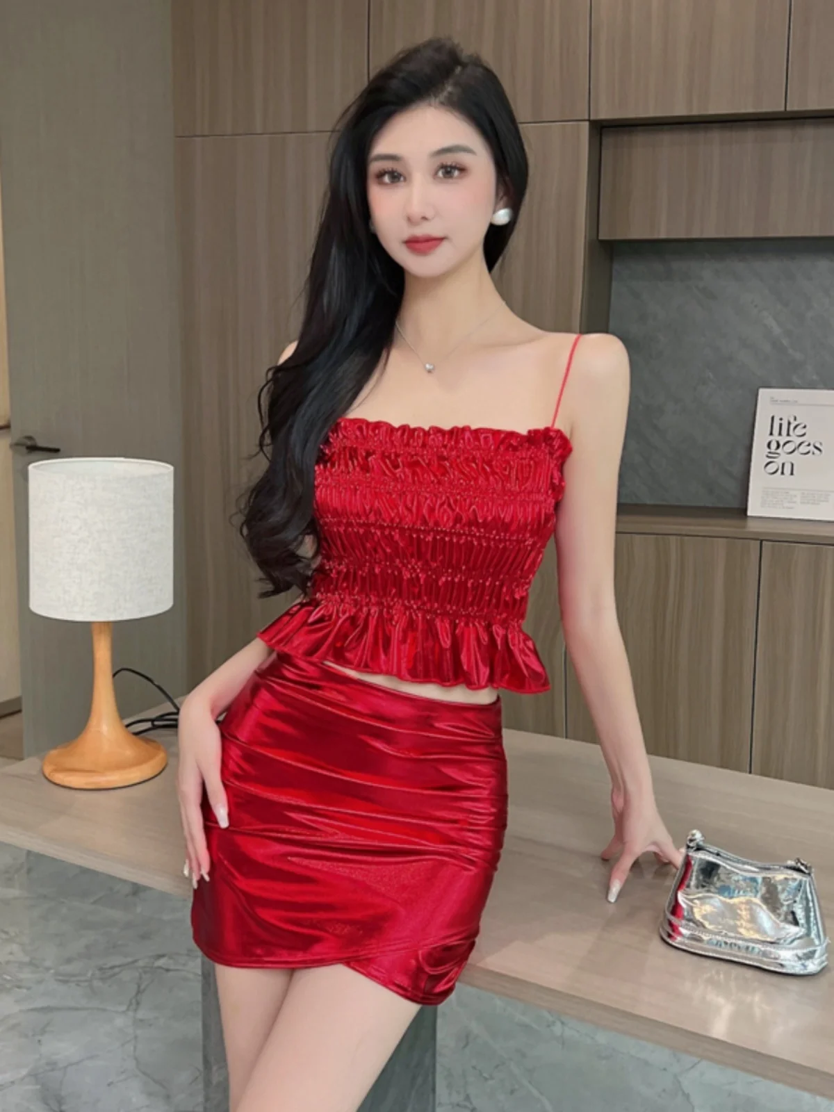 Sexy Fashionable Club Dancing Halter Top Slimming Skirt Set Elastic Strap Skirt Two Piece Set for Young Women 18-25 Year...
Sexy Fashionable Club Dancing Halter Top Slimming Skirt Set Elastic Strap Skirt Two Piece Set for Young Women 18-25 Year...