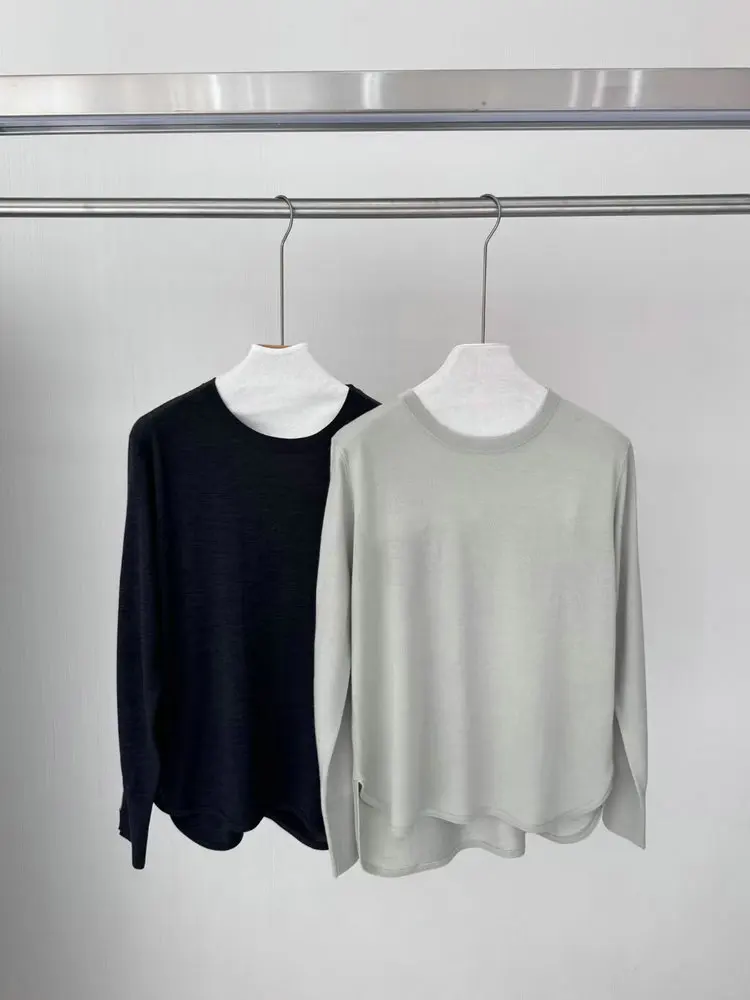 Spring 2025 Women's Wool Silk Sweater Beaded Long Sleeve O-Neck Split Cuffs Fashion Casual Knitted Pullover
Spring 2025 Women's Wool Silk Sweater Beaded Long Sleeve O-Neck Split Cuffs Fashion Casual Knitted Pullover