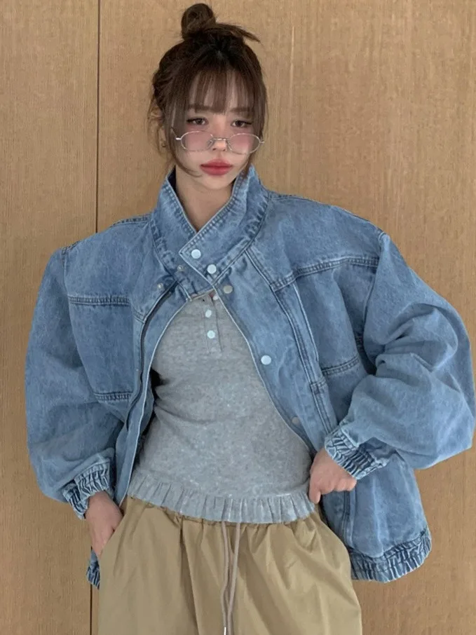 Korean Sle Loose Fit ort Denim Jaet Women's Faion Chic Stand Collar Hidden Button Retro Hong Kong Sle Top
Korean Sle Loose Fit ort Denim Jaet Women's Faion Chic Stand Collar Hidden Button Retro Hong Kong Sle Top