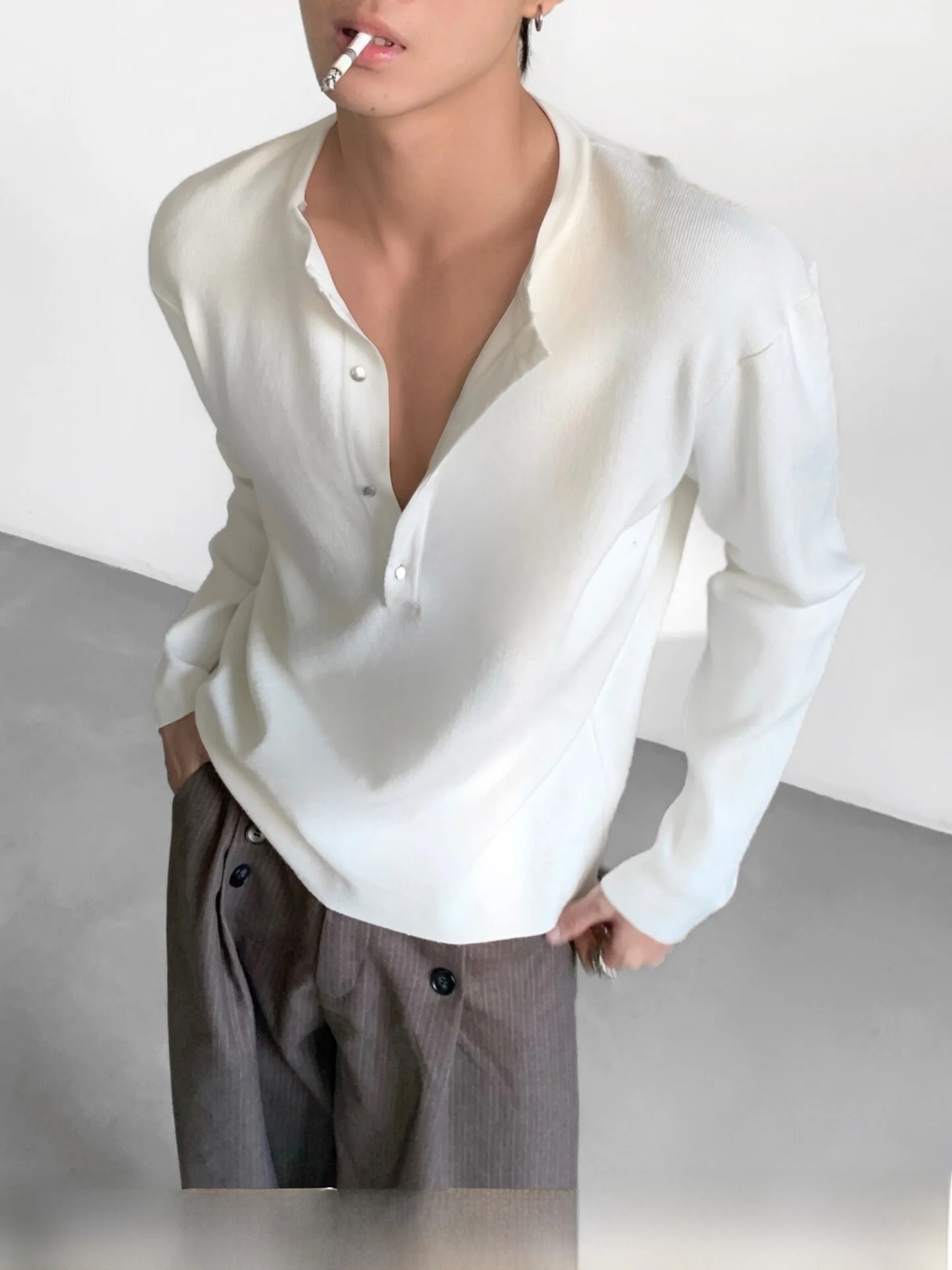 Ace High Intelligence Relaxing Henry Collar Wool T-Shirt Spring CleanFit Slim Pure Color Shoulder Level Top for Men
Ace High Intelligence Relaxing Henry Collar Wool T-Shirt Spring CleanFit Slim Pure Color Shoulder Level Top for Men
