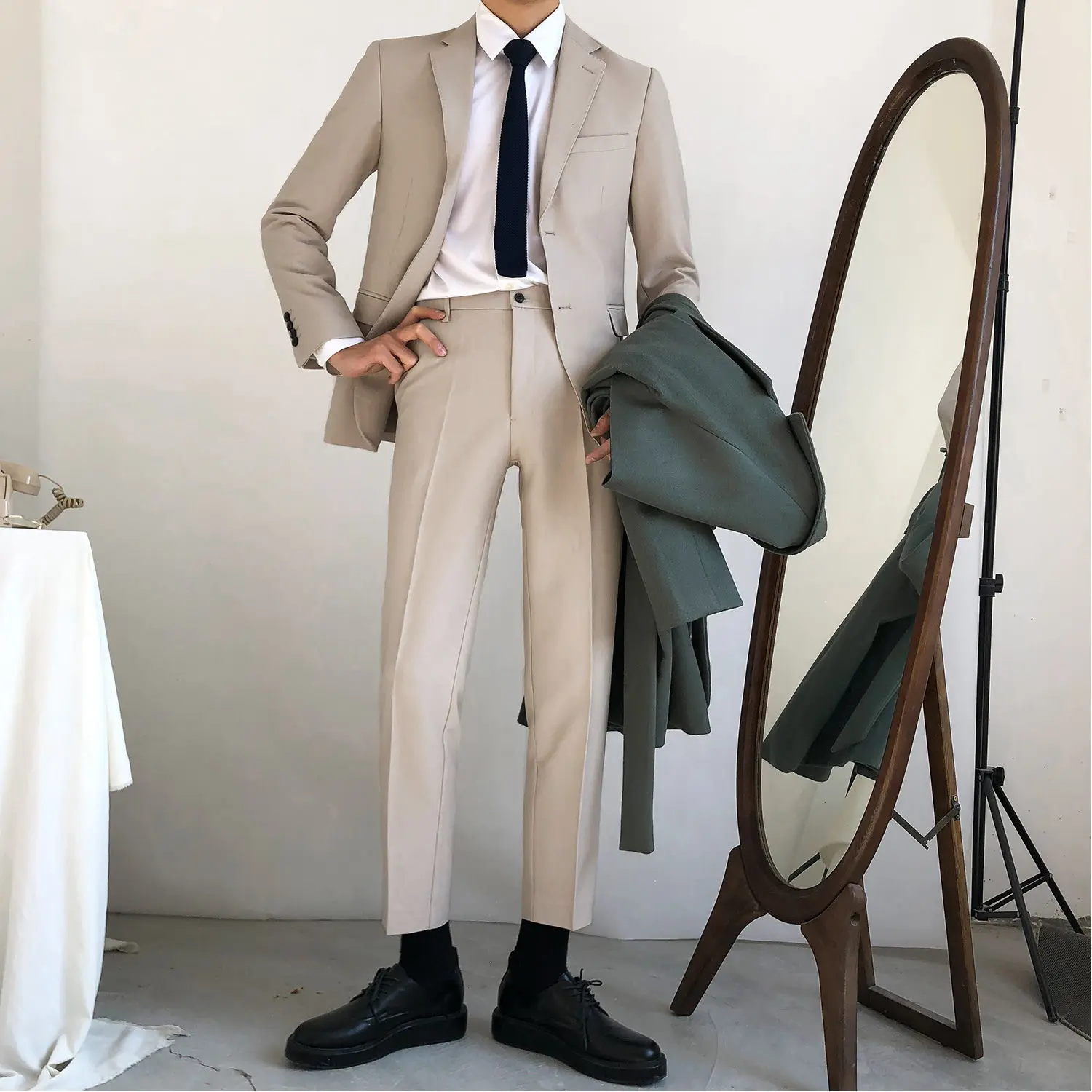 2023 New Men Skinny 2 Pieces Set Formal Slim Fit Suit Male Groom Wedding Blazers High Quality Dress Jacket Coat Pants G20
2023 New Men Skinny 2 Pieces Set Formal Slim Fit Suit Male Groom Wedding Blazers High Quality Dress Jacket Coat Pants G20
