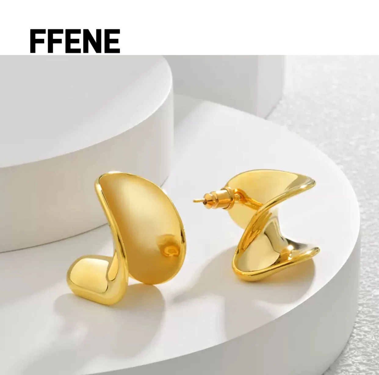 European and American hot selling fashion, unique, luxurious design, cold style, exaggerated, irregular, distorted earrings
European and American hot selling fashion, unique, luxurious design, cold style, exaggerated, irregular, distorted earrings