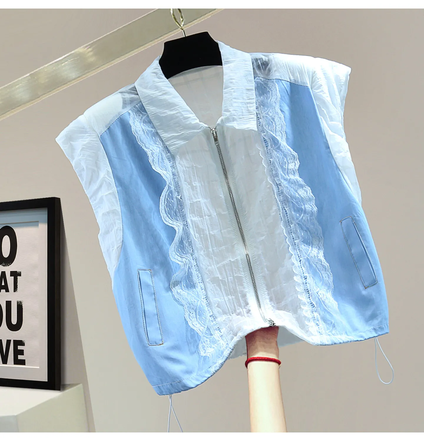 Lace Trim Color-block Chiffon Top with Zipper, 2026 Summer Women's Plaid Patchwork Drawstring Waist Sleeveless Shirt - Trendy
Lace Trim Color-block Chiffon Top with Zipper, 2026 Summer Women's Plaid Patchwork Drawstring Waist Sleeveless Shirt - Trendy