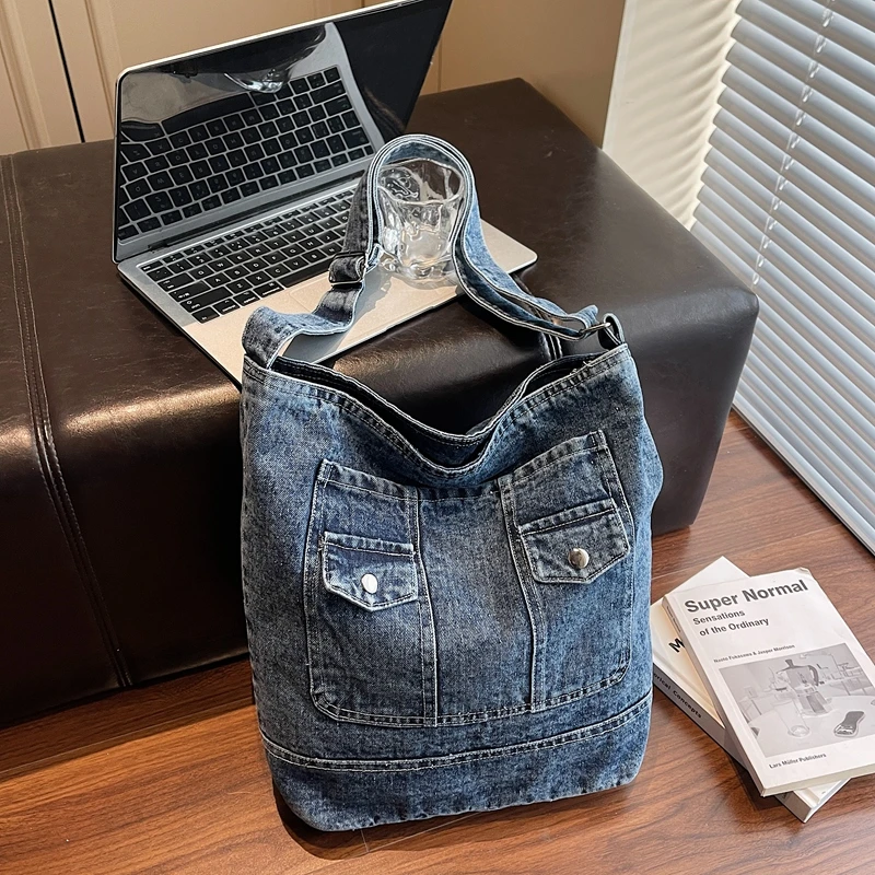 Двойная дизайнерская куртка, сумка на плечо, большая вместительная джинсовая сумка-мессенджер в стиле ретро, большая вместительная сумка для хранения, студенческая сумка для книг
Двойная дизайнерская куртка, сумка на плечо, большая вместительная джинсовая сумка-мессенджер в стиле ретро, большая вместительная сумка для хранения, студенческая сумка для книг