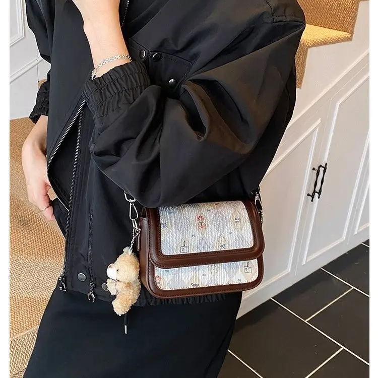 Модная пригородная сумка 2025 года   Женская милая сумка через плечо, легкая сумка через плечо, осенняя модная повседневная шикарная универсальная сумка на каждый день