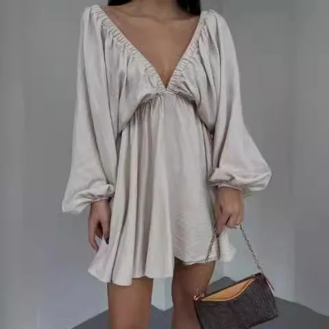 Sexy and Elegant Women's Dress Backless New Fashion Summer 2024 Premium V-neck Long-sleeved Lantern Bubble Sleeve Swing Dress
Sexy and Elegant Women's Dress Backless New Fashion Summer 2024 Premium V-neck Long-sleeved Lantern Bubble Sleeve Swing Dress