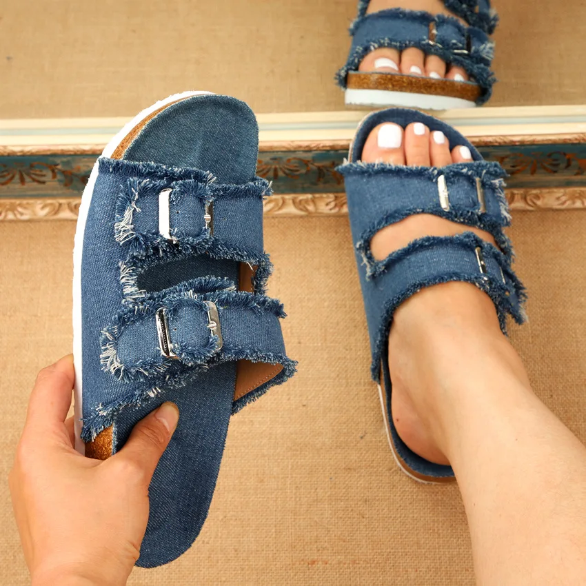 2026 Summer Women Slippers Fashion Designer Female Shoes Blue Canvas Metal Buckle Flat Slippers Beach Shoes Soft Sole Sandals
2026 Summer Women Slippers Fashion Designer Female Shoes Blue Canvas Metal Buckle Flat Slippers Beach Shoes Soft Sole Sandals