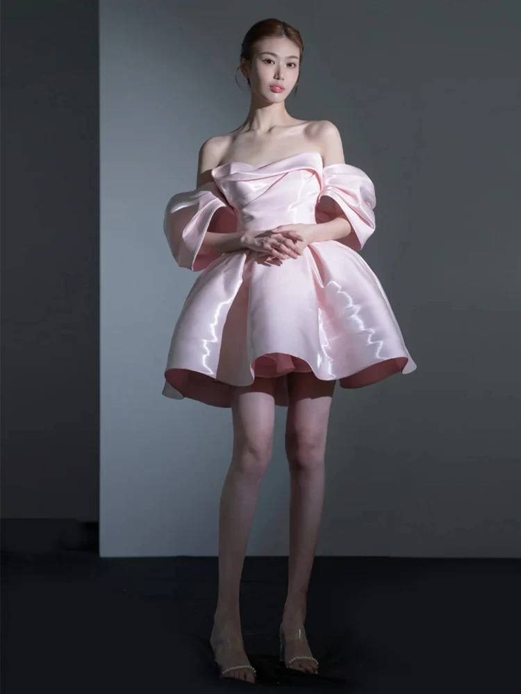 Элегантное вечернее платье Princ Sle ort Dr One Shoulder Design для женщин, с высокой талией, рукавами-фонариками, из полиэфирного волокна
Элегантное вечернее платье Princ Sle ort Dr One Shoulder Design для женщин, с высокой талией, рукавами-фонариками, из полиэфирного волокна