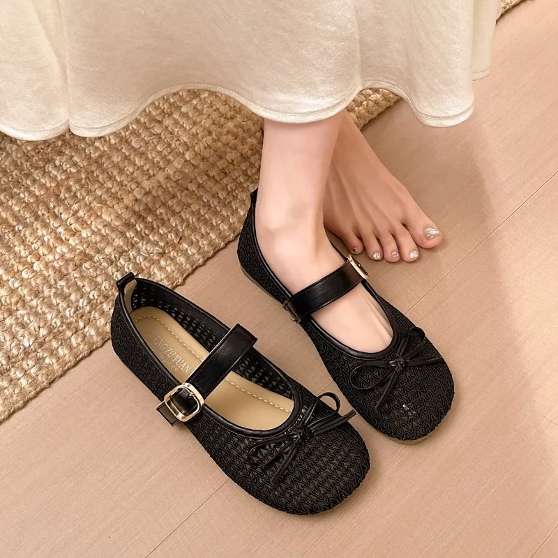 Knitted Hollowed-out Low-heeled Women's Shoes 2026 Flat Sole Soft Bottom Low-heeled Single Shoes
Knitted Hollowed-out Low-heeled Women's Shoes 2026 Flat Sole Soft Bottom Low-heeled Single Shoes
