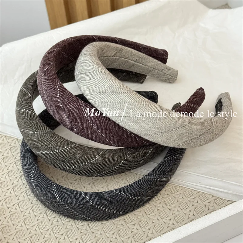 Fashion Commuting Simple Twill Fabric Sponge Headband Wide Version High Skull Top Headband Korean
Fashion Commuting Simple Twill Fabric Sponge Headband Wide Version High Skull Top Headband Korean