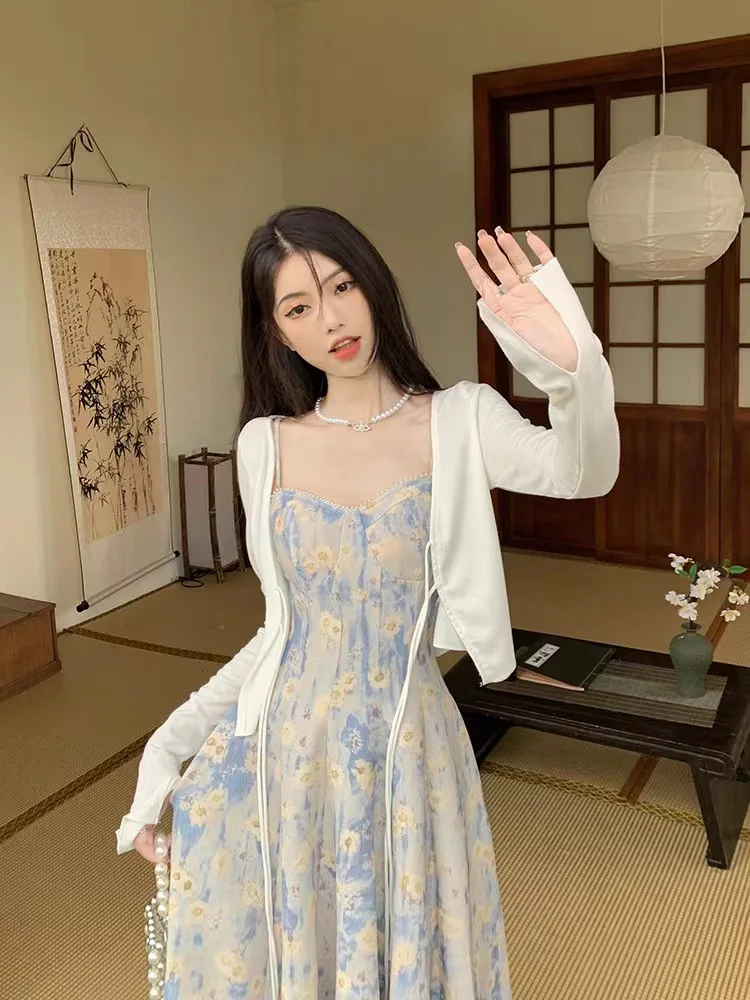 blue oil painting floral slip dress women's new waist fairy texture high-end midi skirt
blue oil painting floral slip dress women's new waist fairy texture high-end midi skirt