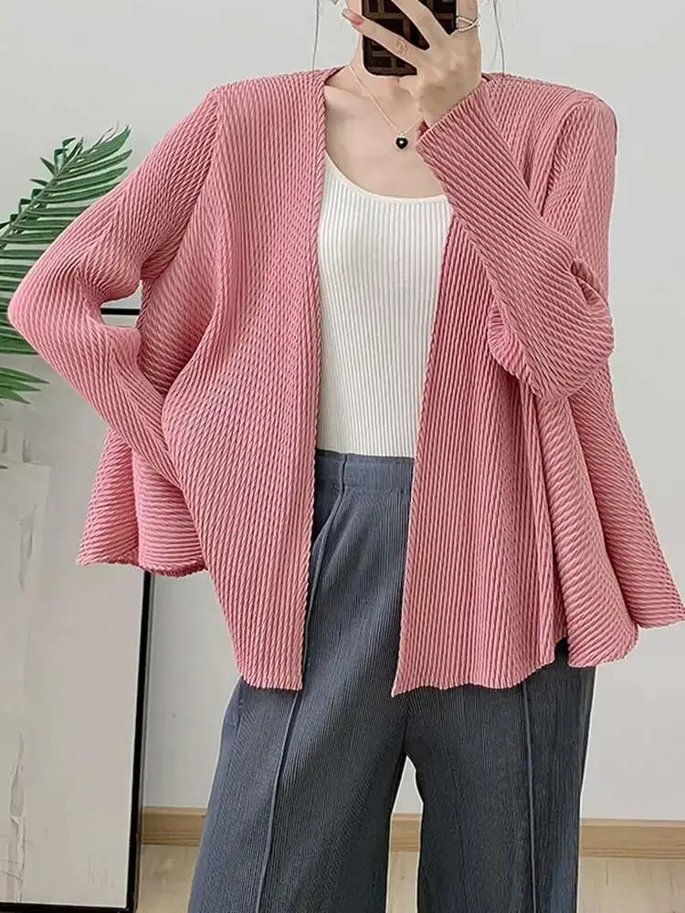 Long-sleeved Solid Colour Cardigan Women Fashion Casual Jacket Design Sense Loose Hundred with Pleated Jacket Miyake 2025 Summer
Long-sleeved Solid Colour Cardigan Women Fashion Casual Jacket Design Sense Loose Hundred with Pleated Jacket Miyake 2025 Summer