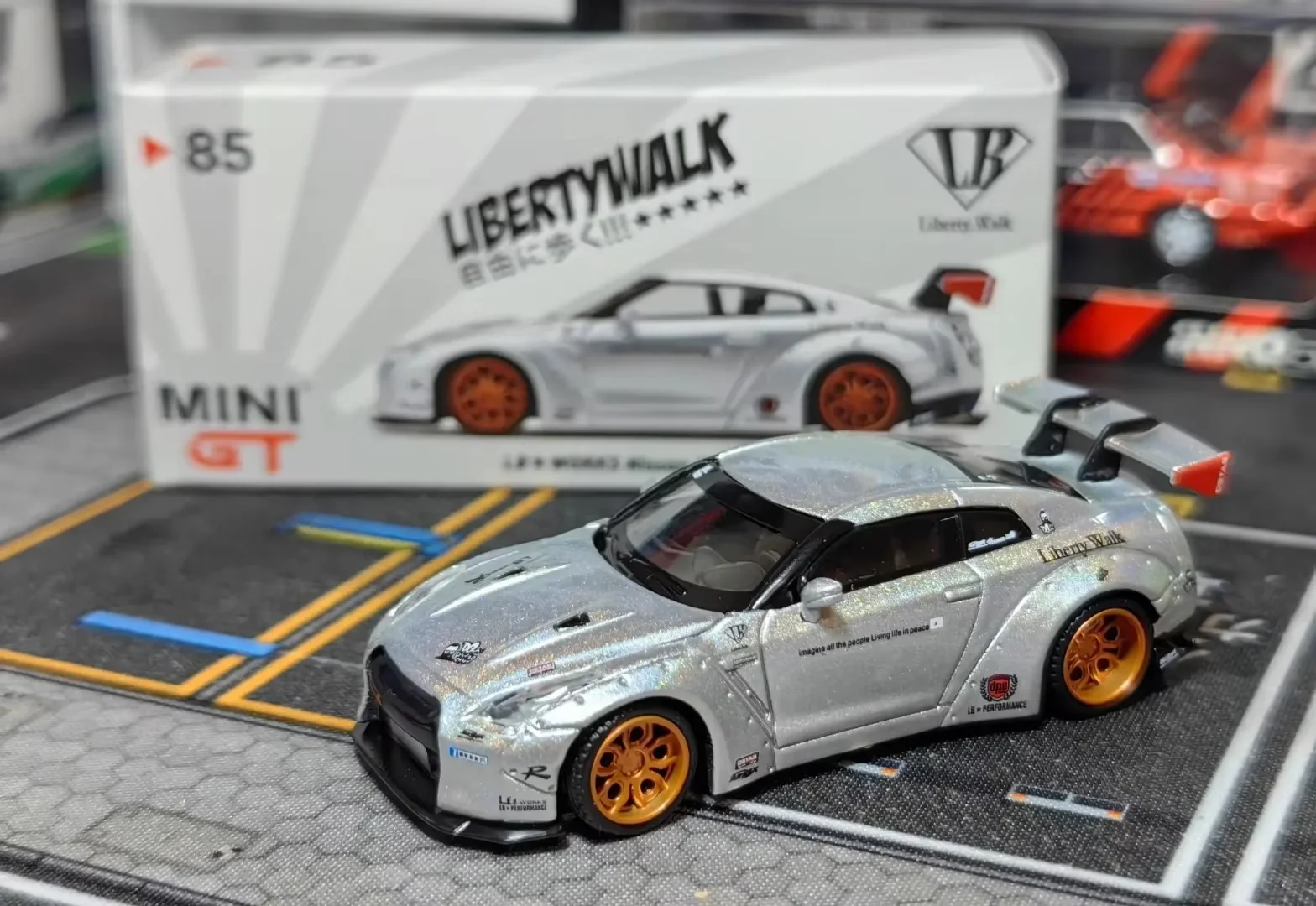 Minigt 85 Liberitywalk Nissan Gt-R(R35) Magic Pearl Car Model Wide Body Taiwan Limited Shell Painted Metal Car Model
Minigt 85 Liberitywalk Nissan Gt-R(R35) Magic Pearl Car Model Wide Body Taiwan Limited Shell Painted Metal Car Model