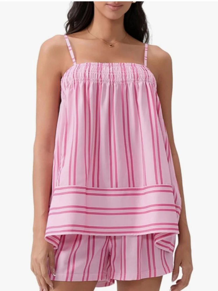 Sister Star Fashion Casual Striped Small Fresh Suspenders Wrap Collocation Shorts Set Travel Vacation Eye-catching Two-piece Set
Sister Star Fashion Casual Striped Small Fresh Suspenders Wrap Collocation Shorts Set Travel Vacation Eye-catching Two-piece Set