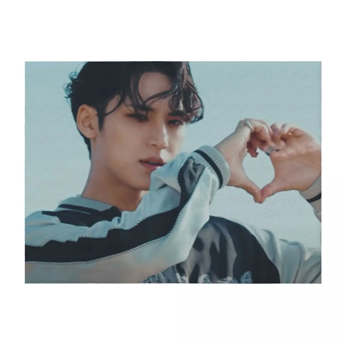 Mingyu and heart from Hot mv Throw Blanket Bed christmas decoration Nap Travel Blankets
Mingyu and heart from Hot mv Throw Blanket Bed christmas decoration Nap Travel Blankets