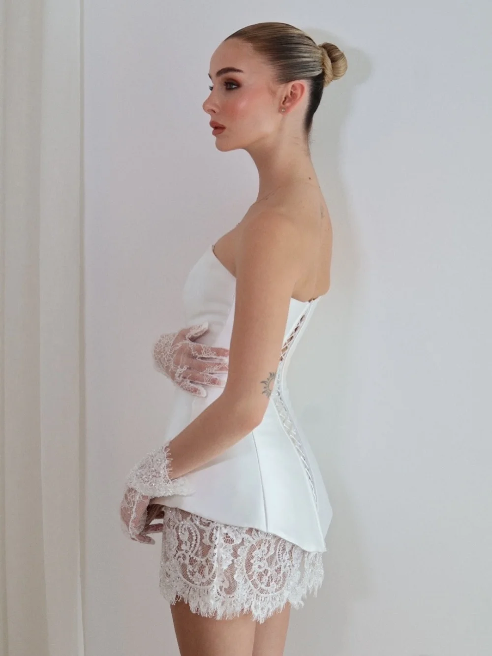 Dianruo Satin Sweetheart Lace Wedding Dress Appliqués Civil Vestido De Noiva Elegant Short Length Homecoming Dress Customized
Dianruo Satin Sweetheart Lace Wedding Dress Appliqués Civil Vestido De Noiva Elegant Short Length Homecoming Dress Customized