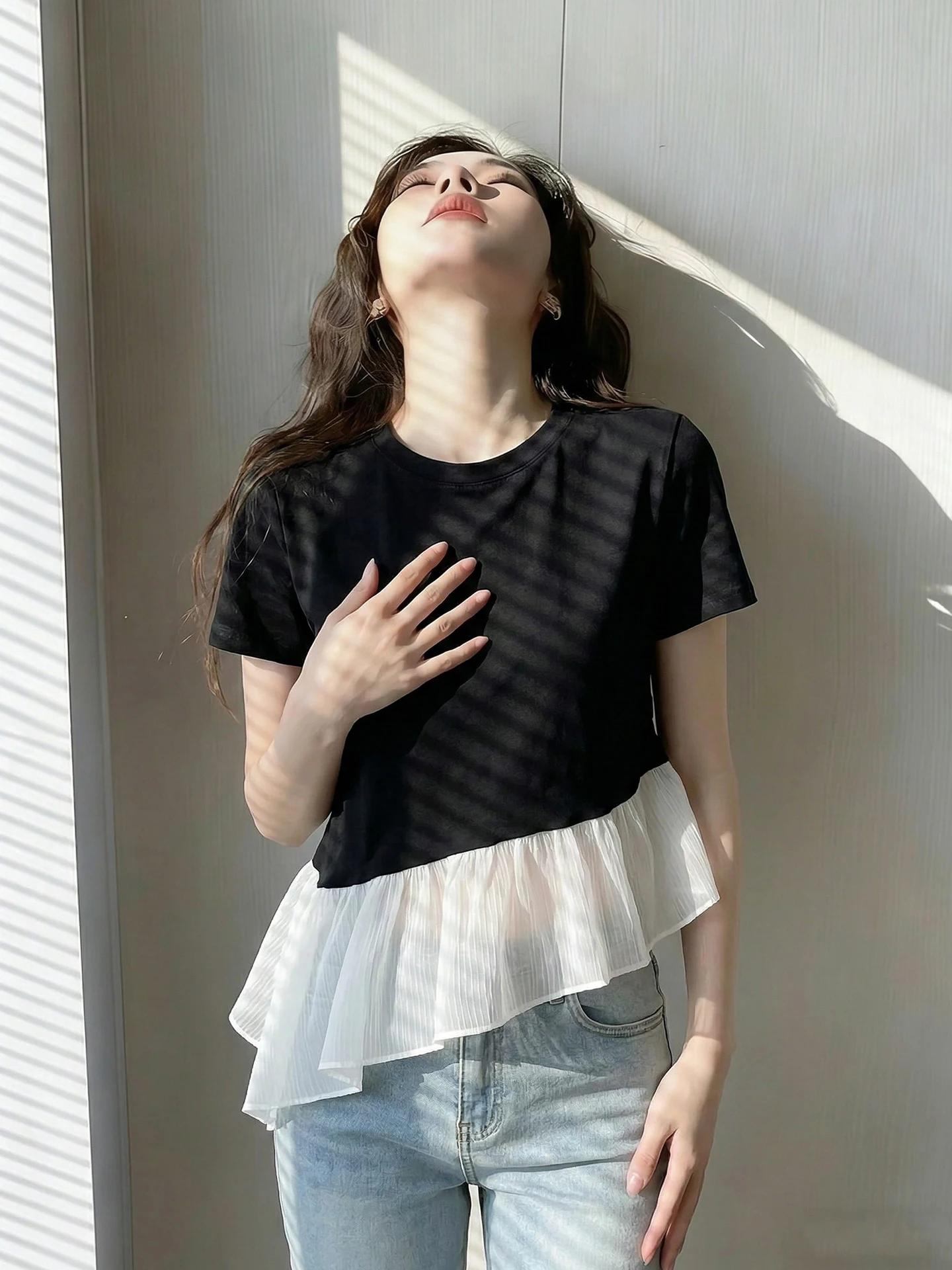 Fashionable Korean Style Short Sleeve T-Shirt Women's Clothing Summer Season Color Block Ruffle Hem Commute Style round Neck
Fashionable Korean Style Short Sleeve T-Shirt Women's Clothing Summer Season Color Block Ruffle Hem Commute Style round Neck