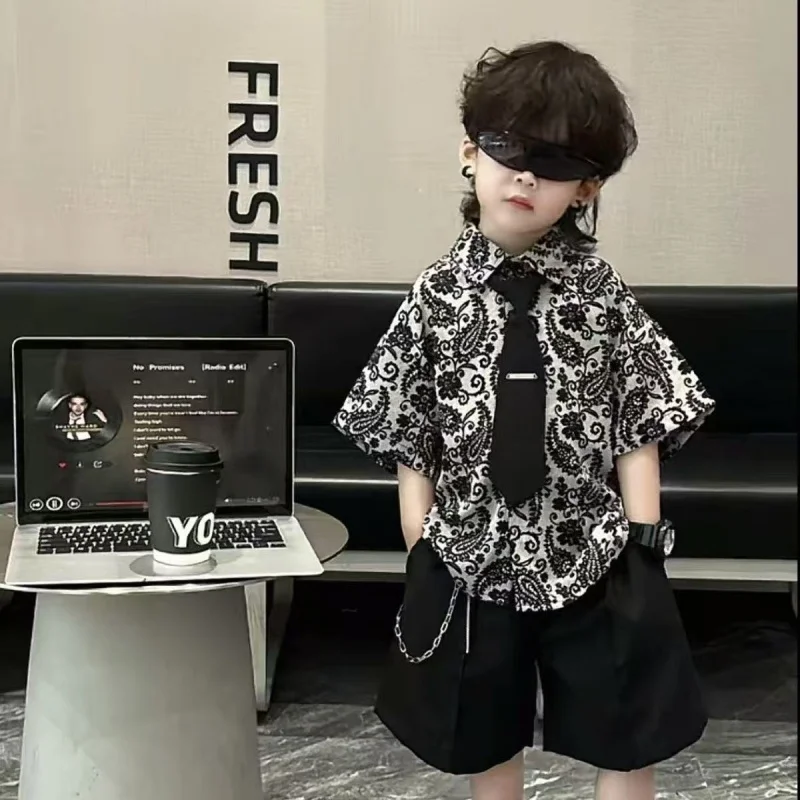 2026 Boys' Set Short Sleeve Summer Dress New Handsome Children's Flower Shirt Tie Shorts 3-Piece Set 90-140CM
2026 Boys' Set Short Sleeve Summer Dress New Handsome Children's Flower Shirt Tie Shorts 3-Piece Set 90-140CM