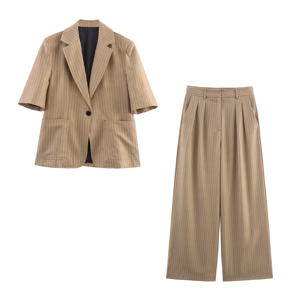 PB&ZA2025one button double pocket loose striped short-sleeved suit jacket + high waist loose striped trousers suit for women
PB&ZA2025one button double pocket loose striped short-sleeved suit jacket + high waist loose striped trousers suit for women