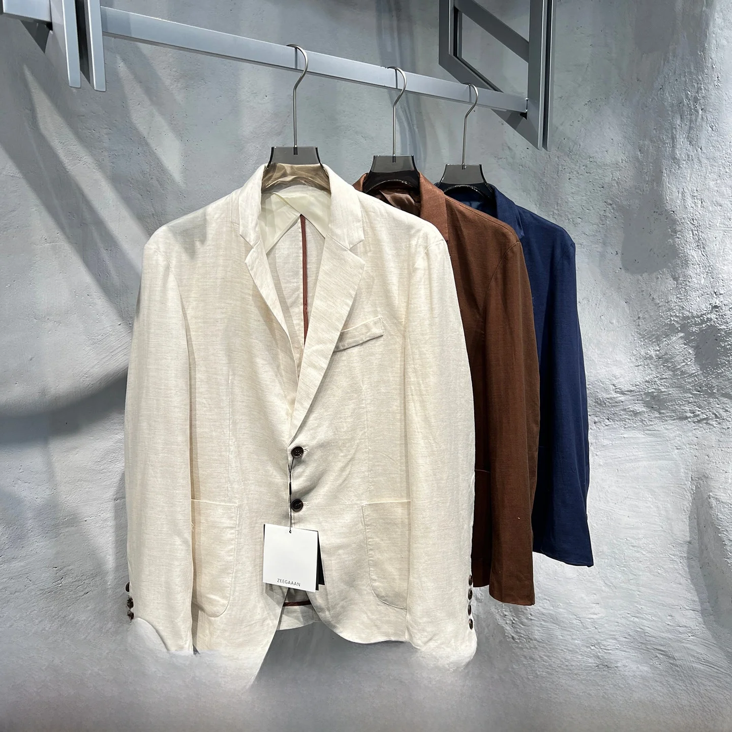 Italian Sle Men's Linen Suit Autumn New Arrival Lightweight Ele Busin Casual Classic Fit Two Button Suit
Italian Sle Men's Linen Suit Autumn New Arrival Lightweight Ele Busin Casual Classic Fit Two Button Suit