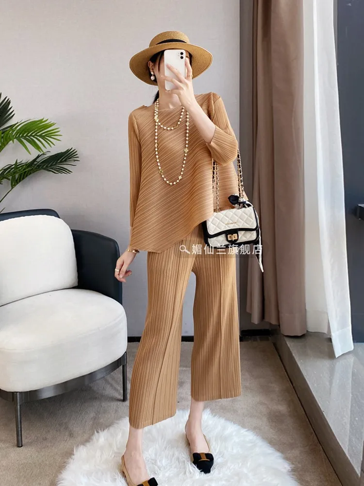 Pleated Fashion Age Reducing Irregular Top Loose Straight Trouser Women's Two Piece Summer High Quality Versatile Pants Set
Pleated Fashion Age Reducing Irregular Top Loose Straight Trouser Women's Two Piece Summer High Quality Versatile Pants Set