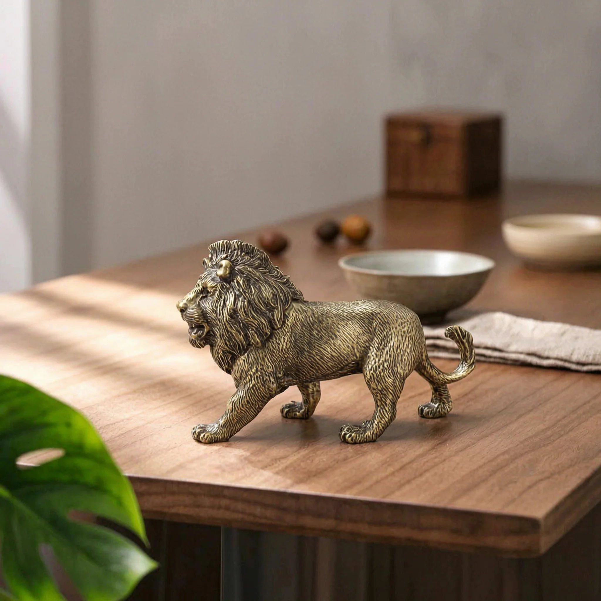 Lion Figurine Compact Lion Statue Desktop Ornament Vintage Tabletop Figurine Miniature for Collectors, Desk, Display Shelf
Lion Figurine Compact Lion Statue Desktop Ornament Vintage Tabletop Figurine Miniature for Collectors, Desk, Display Shelf