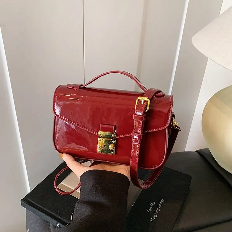 2025 Summer New 158 Fashion Versatile Shoulder Messenger Bag Simple Small Square Bag Light Luxury Trend Portable Women's Bag
2025 Summer New 158 Fashion Versatile Shoulder Messenger Bag Simple Small Square Bag Light Luxury Trend Portable Women's Bag