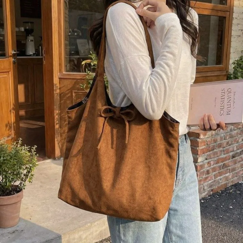 Classic Elegant Diaper Bag For Women Leather Tote Purse Casual Simple Vintage Crossbody Handbag Commuter Trendy Solid
Classic Elegant Diaper Bag For Women Leather Tote Purse Casual Simple Vintage Crossbody Handbag Commuter Trendy Solid